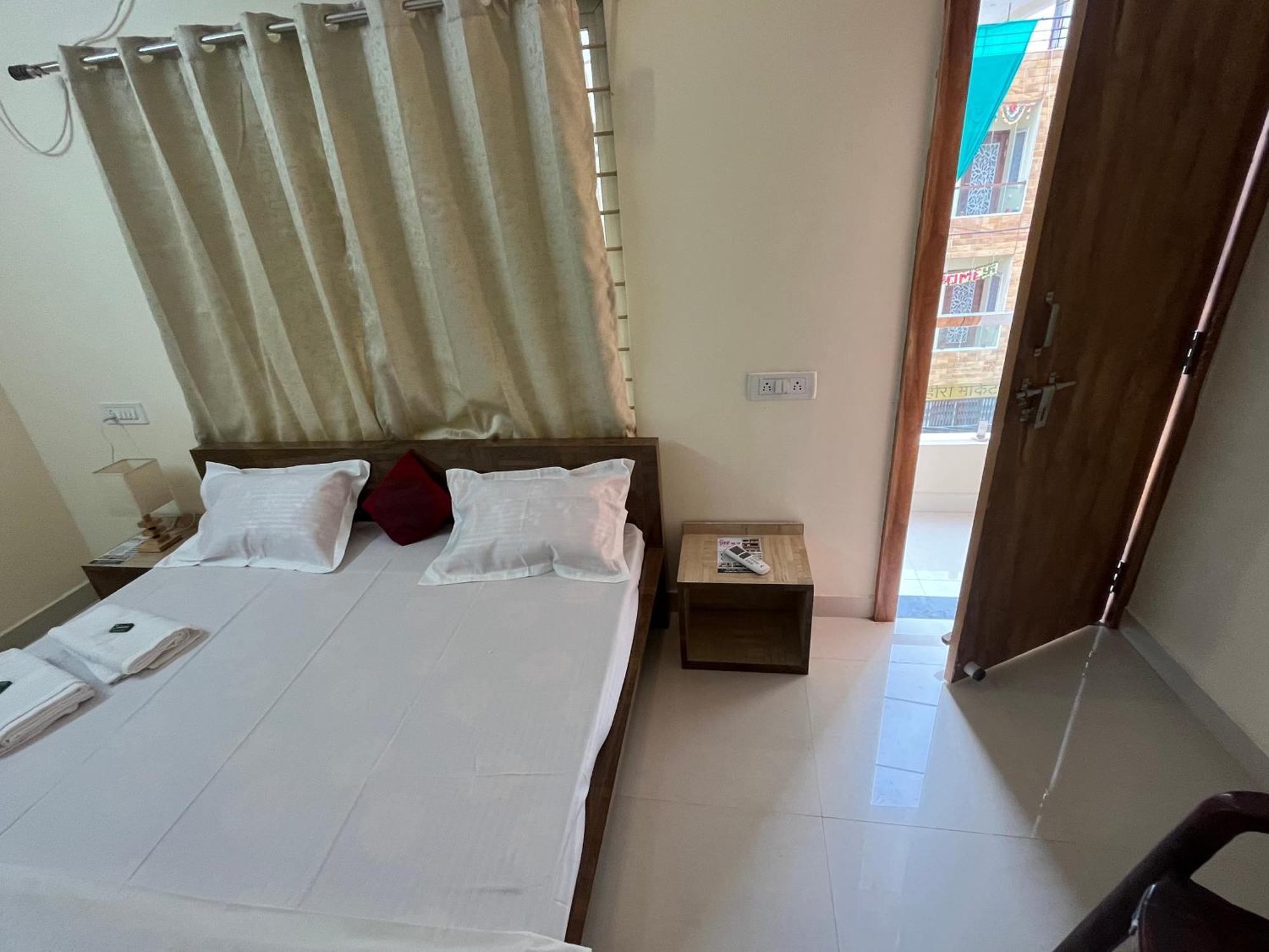 Hotel Shivashray Luxury Stays & Inn Ujjain Zewnętrze zdjęcie