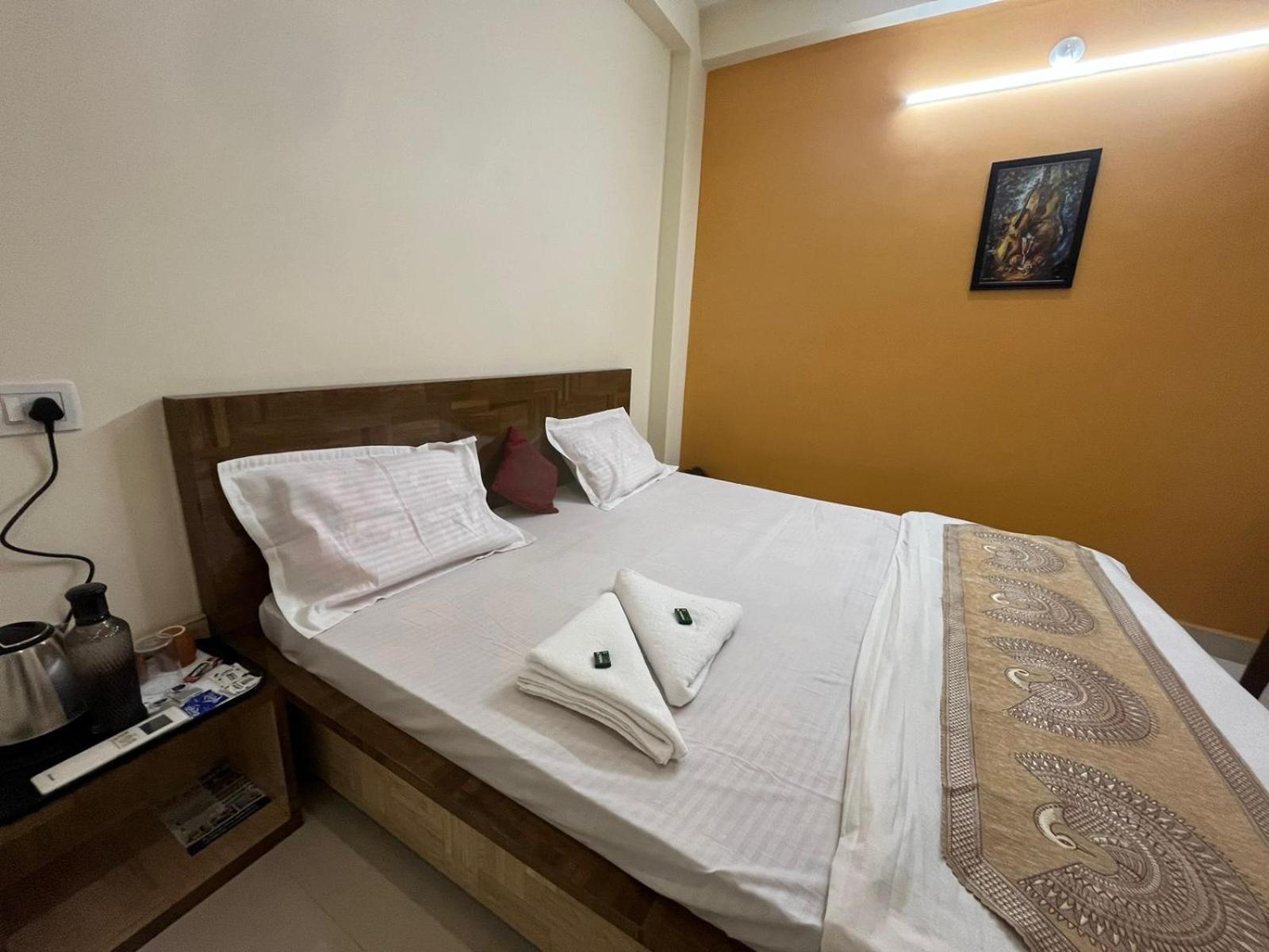Hotel Shivashray Luxury Stays & Inn Ujjain Pokój zdjęcie